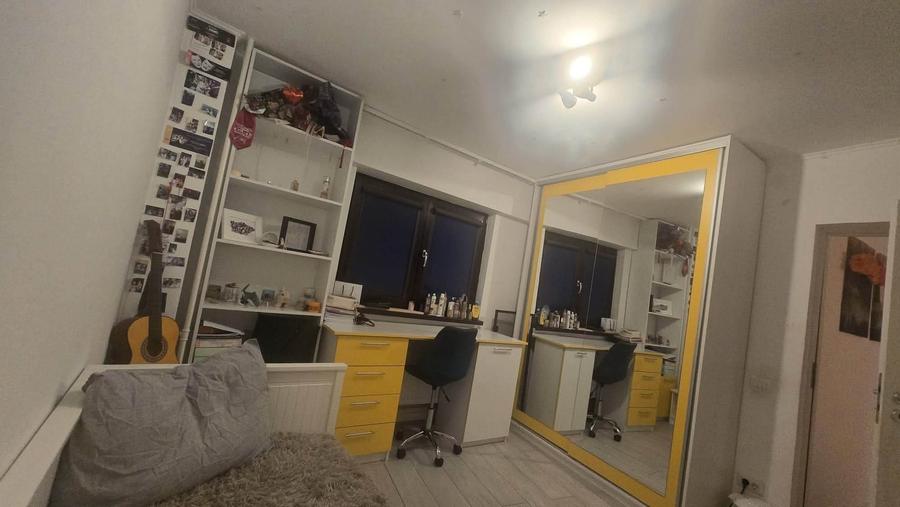 Apartament cu 4 camere decomandat în Crângași