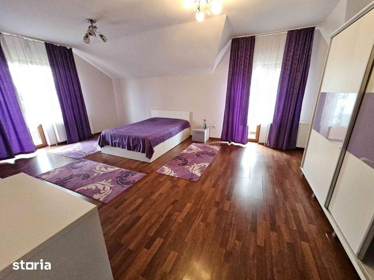 Casă cu 5 camere cu Teren 1000 Mp în Ghiroda