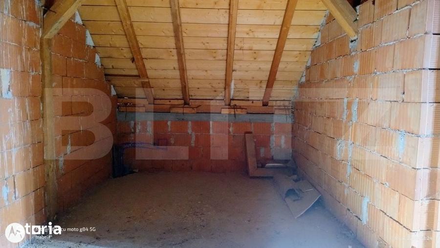 Casă cu 5 camere cu Teren 560 Mp în Cășeiu