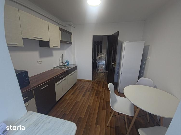 Apartament cu 2 camere decomandat în Universitate