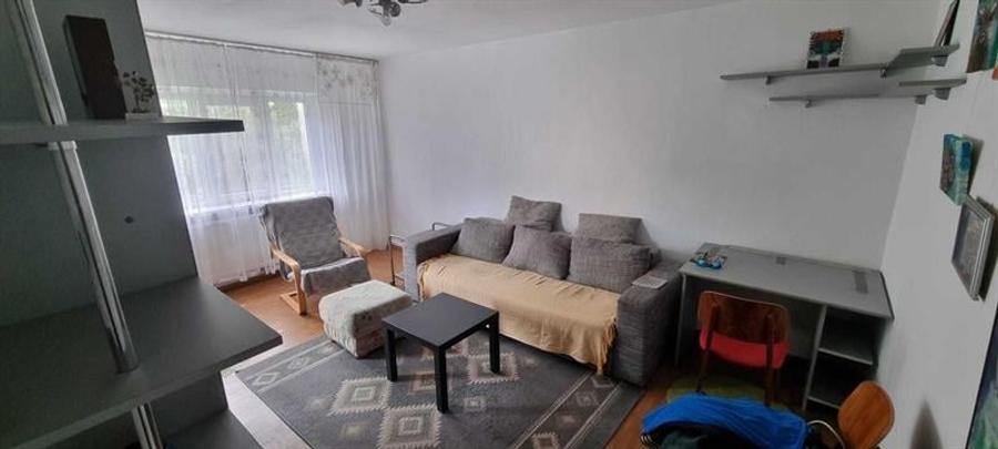 Apartament cu 3 camere decomandat, mobilat în Lăpuș