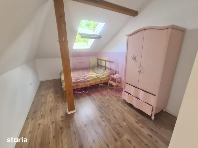 Casă cu 6 camere cu Teren 6600 Mp în Cornu