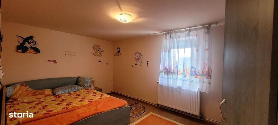 Casă cu 4 camere în Felcheriu