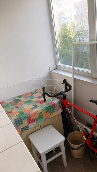 Apartament cu 3 camere decomandat în Obor