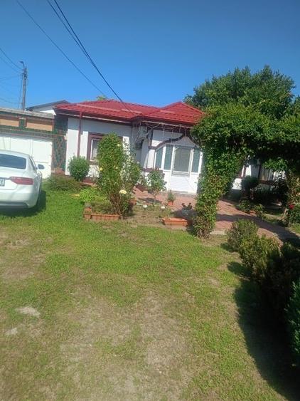 Casă individuală cu 4 camere cu Canalizare în Central