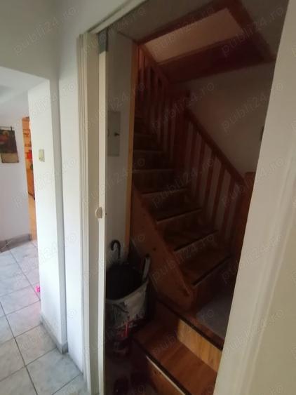 Casă cu 8 camere cu Teren 220 Mp în Berceni