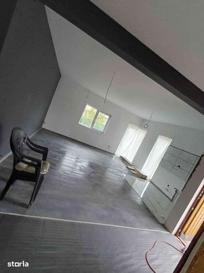 Casă cu 2 camere cu Teren 841 Mp în Ceuaș