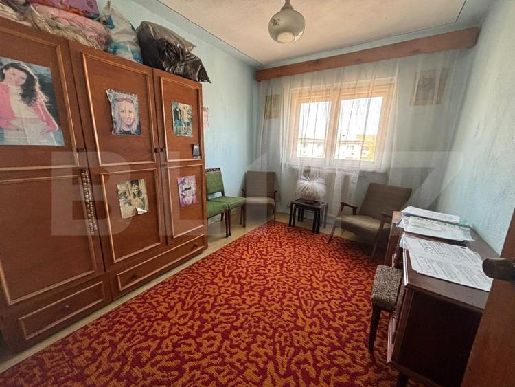 Apartament cu 3 camere decomandat în Micro 12