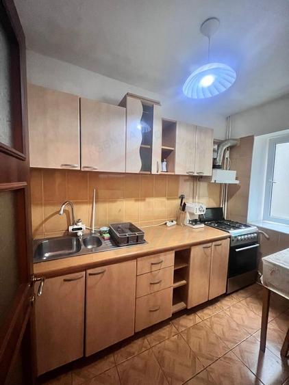 Apartament cu 2 camere decomandat, mobilat în Micro 20