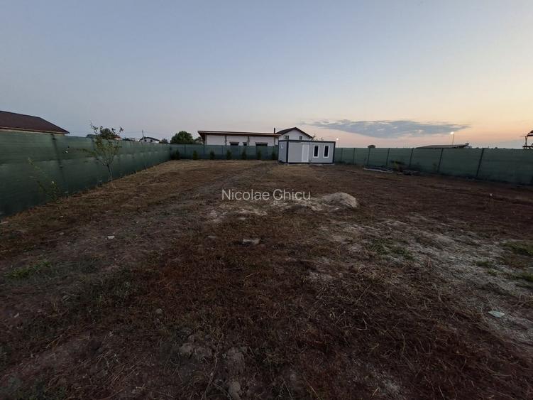 Teren vanzare, intravilan cu anexa gospodareasca (container)