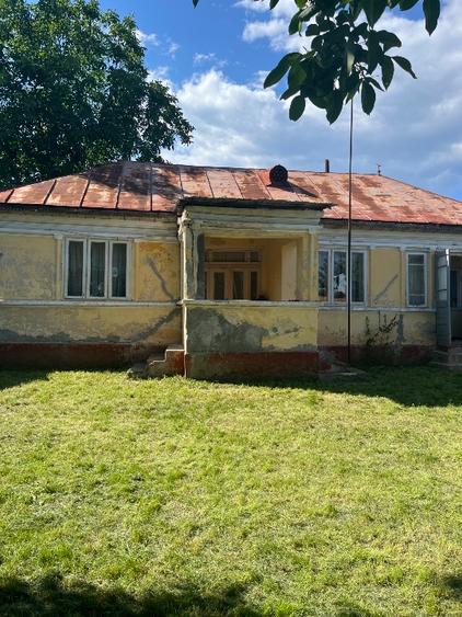 Casă individuală cu 3 camere cu Teren 1000 Mp în Străoane