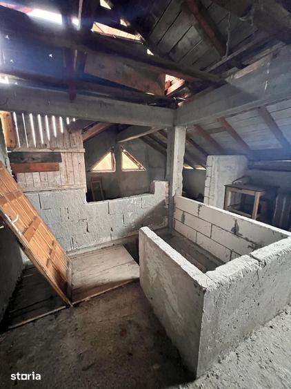 Casă cu 4 camere cu Teren 2244 Mp în Măciuca
