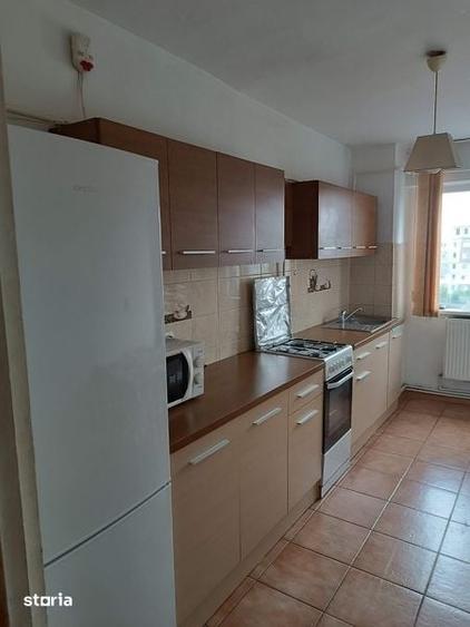 Apartament cu 3 camere decomandat în Sud