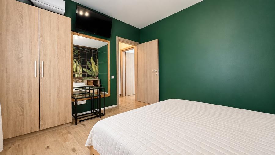 Apartament cu 2 camere semidecomandat, mobilat în DN 1