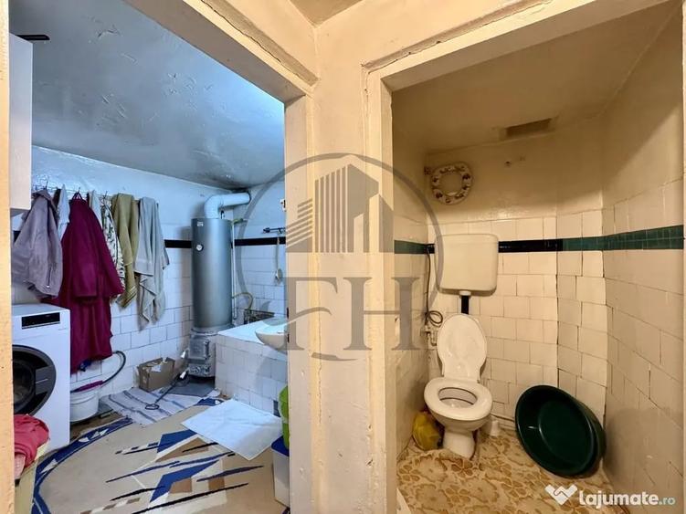 Casă cu 7 camere cu Teren 1190 Mp în Sud