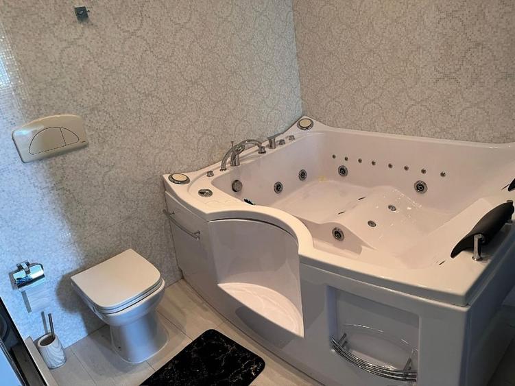 Apartament cu 3 camere semidecomandat, mobilat în Vitan-Bârzești