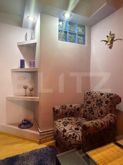 Apartament cu 3 camere semidecomandat, mobilat în Central