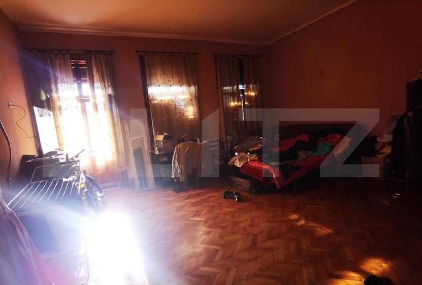Apartament cu 4 camere semidecomandat, mobilat în Traian