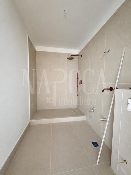 Apartament cu 3 camere semidecomandat în Între Lacuri