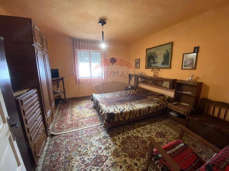 Casă cu Teren 900 Mp în Laslea