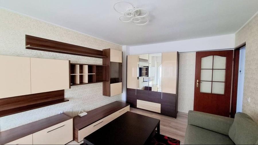 Apartament cu 2 camere decomandat în Crâng