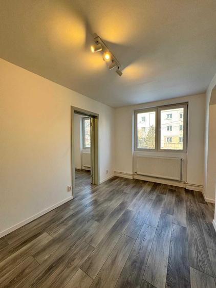Apartament cu 2 camere semidecomandat în Dacia