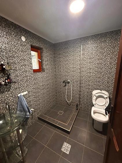 Casă cu 5 camere cu Teren 750 Mp în Exterior Vest