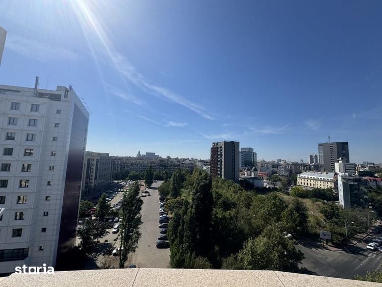 Apartament cu 4 camere în Centrul Civic