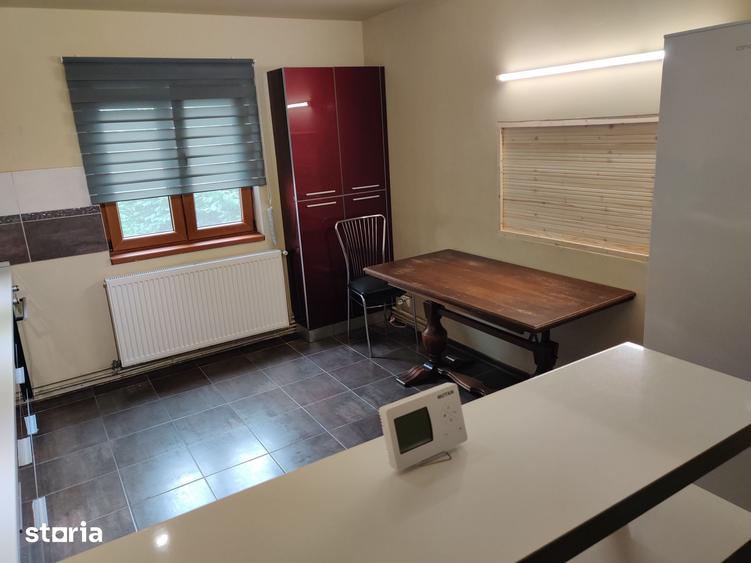 Apartament cu 3 camere decomandat în Exterior Vest