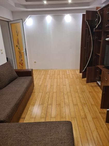 Apartament cu 2 camere decomandat în Exterior Vest