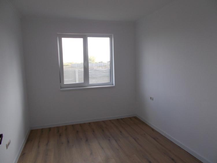 Casă individuală cu 4 camere cu Teren 742 Mp în Moșnița Nouă
