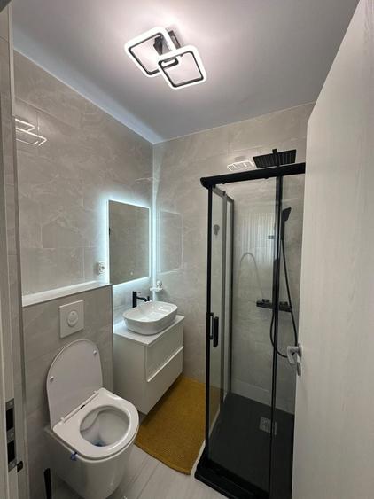 Apartament cu 3 camere decomandat în Fundeni