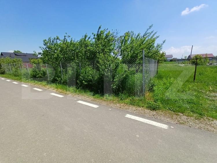 Teren de vanzare intravilan, 72 ari, zona Salcea - 1