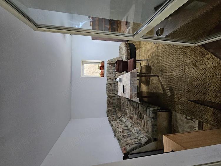 Casă cu 3 camere cu Teren 1600 Mp în Spătărei