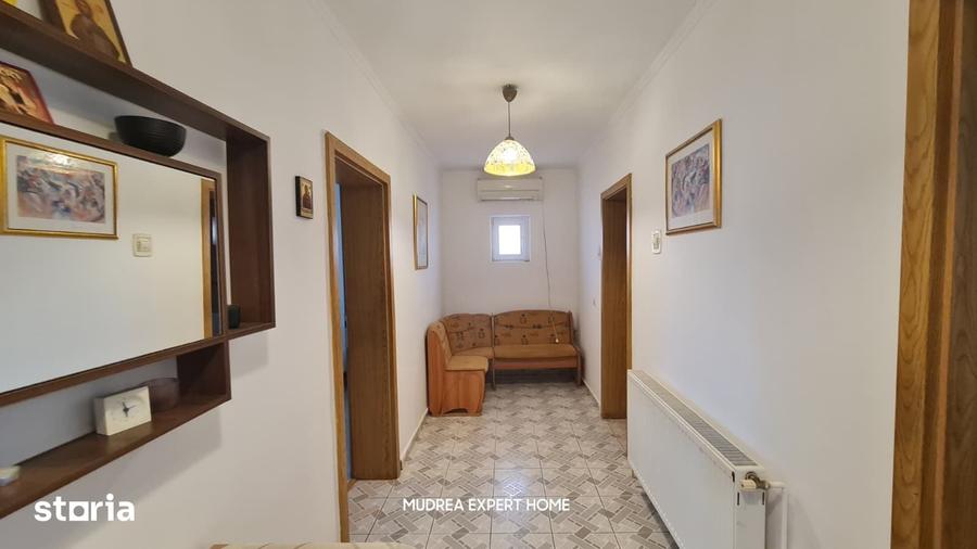 Casă cu 3 camere cu Teren 400 Mp în Central
