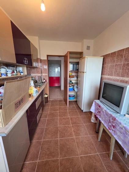Apartament cu 3 camere decomandat în Progresul