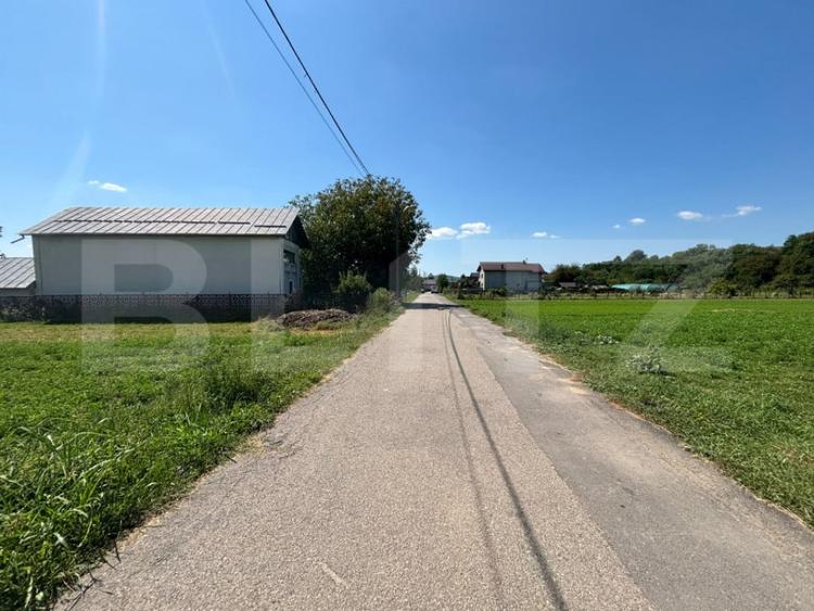 Teren intravilan 1.782 mp | Deschidere 20 ml | Utilita?i l - 2