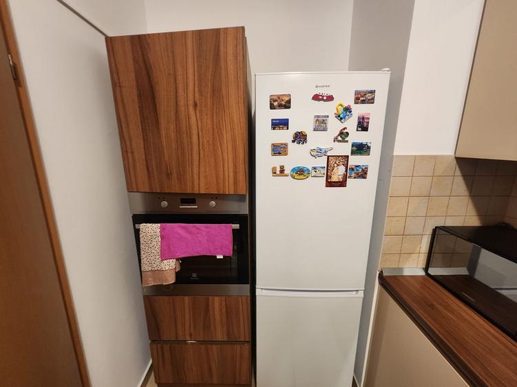 Apartament cu 2 camere decomandat în Titan