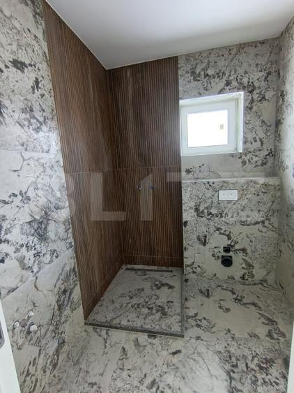 Apartament cu 4 camere semidecomandat în Exterior Sud