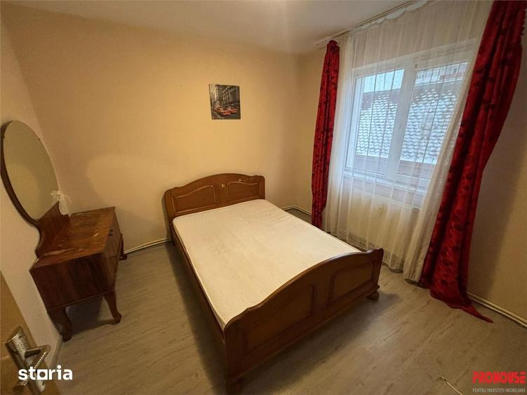 Apartament cu 3 camere semidecomandat în Bistrița Lac