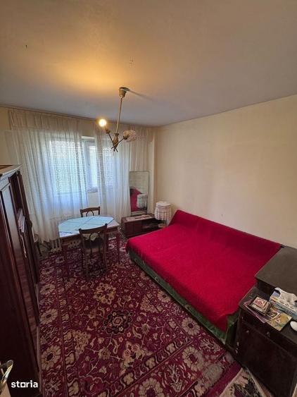 Apartament cu 3 camere în Uiești