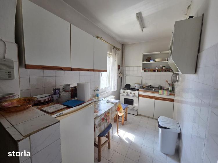 Garsonieră decomandată în Podgoria