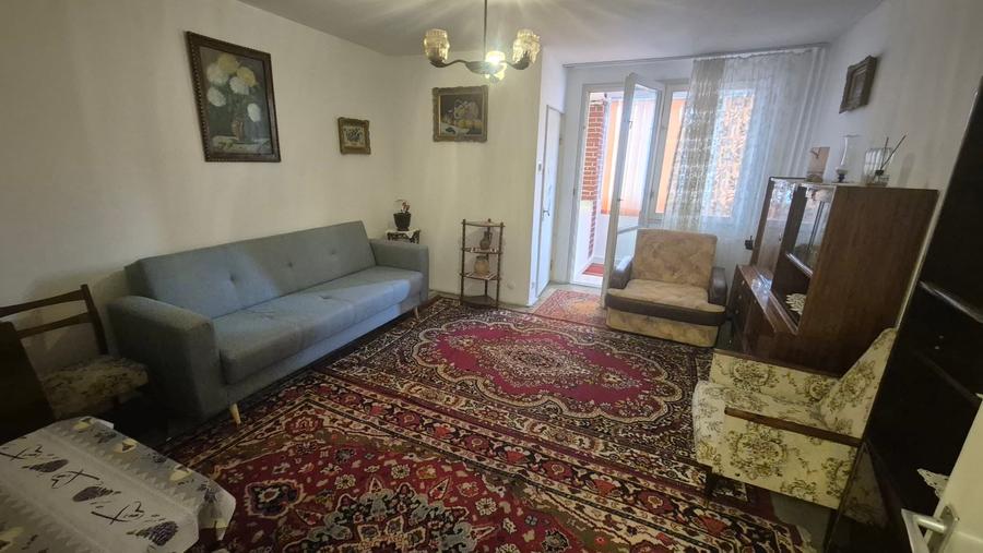 Garsonieră semidecomandată în Titan