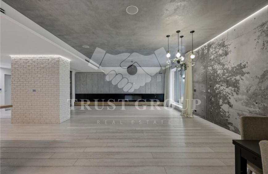 Apartament cu 5 camere decomandat, mobilat în Herăstrău