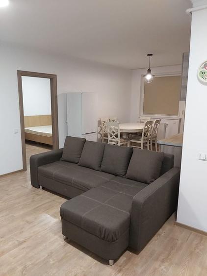 Apartament cu 3 camere decomandat în Florești