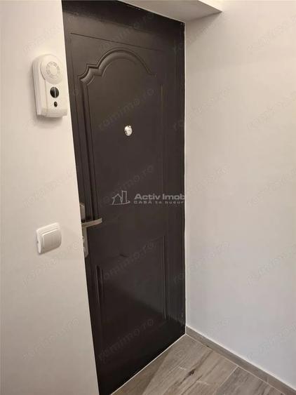 Apartament cu 3 camere semidecomandat în Micro III