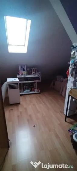 Apartament cu 3 camere nedecomandat în Central