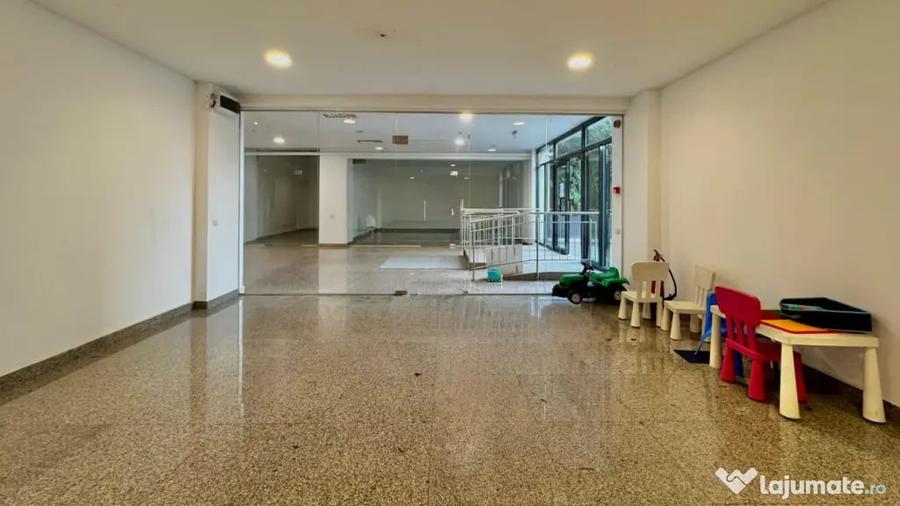 Spațiu comercial, de 32 mp, în Central