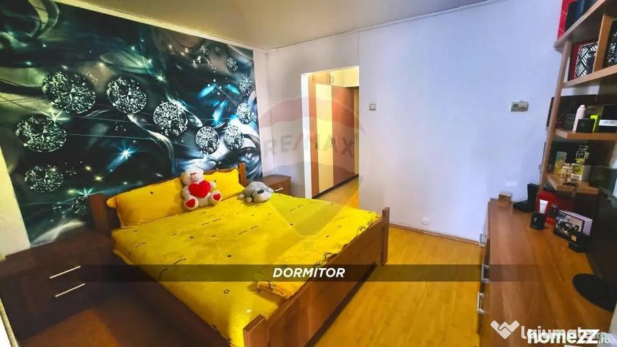 Apartament cu 3 camere semidecomandat în Central