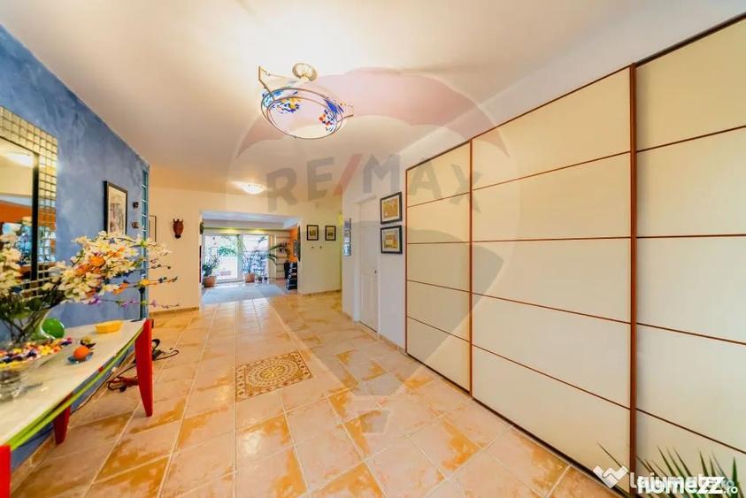 Casă cu 4 camere cu Teren 921 Mp în Subcetate